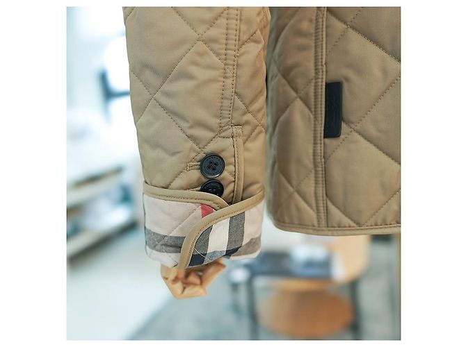 Burberry Neue Frankby Steppjacke aus beigem Polyester-Canvas - Ansicht 12