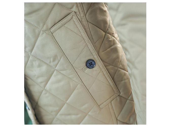 Burberry Neue Frankby Steppjacke aus beigem Polyester-Canvas - Ansicht 16