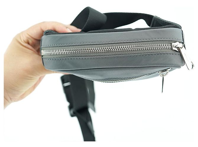 Burberry Mini Borsa Hip Grigio Carbone Nylon Regalo di Lusso per Uomini e Donne Marrone - vista 12