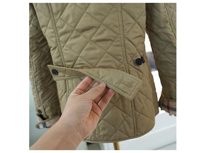 Burberry Nova Jaqueta Matelassada Frankby em Lona Bege de Poliéster Multicor - vista 12