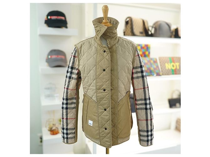 Burberry Nova Jaqueta Matelassada Frankby em Lona Bege de Poliéster Multicor - vista 19