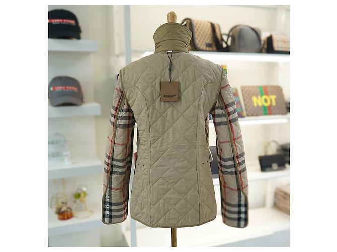 Burberry Nova Jaqueta Matelassada Frankby em Lona Bege de Poliéster Multicor - vista 21