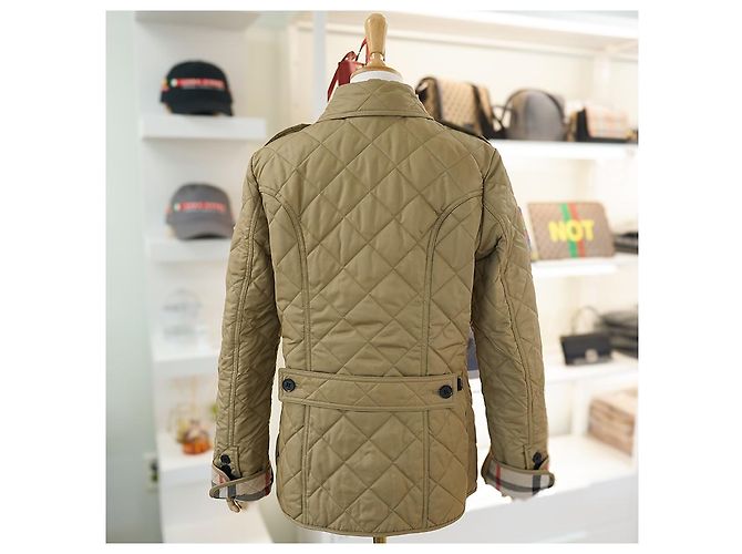 Burberry Nova Jaqueta Matelassada Frankby em Lona Bege de Poliéster Multicor - vista 4