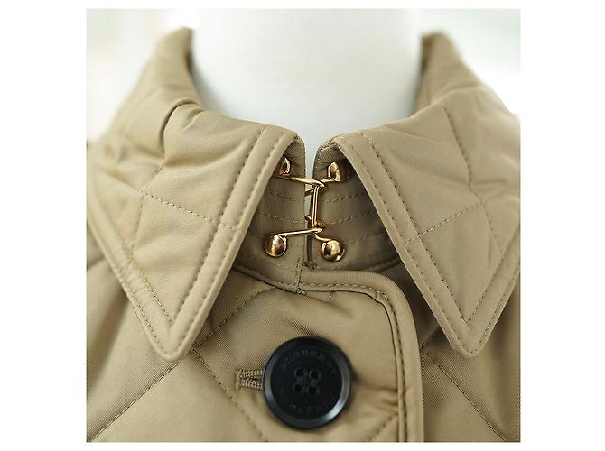 Burberry Nova Jaqueta Matelassada Frankby em Lona Bege de Poliéster Multicor - vista 9