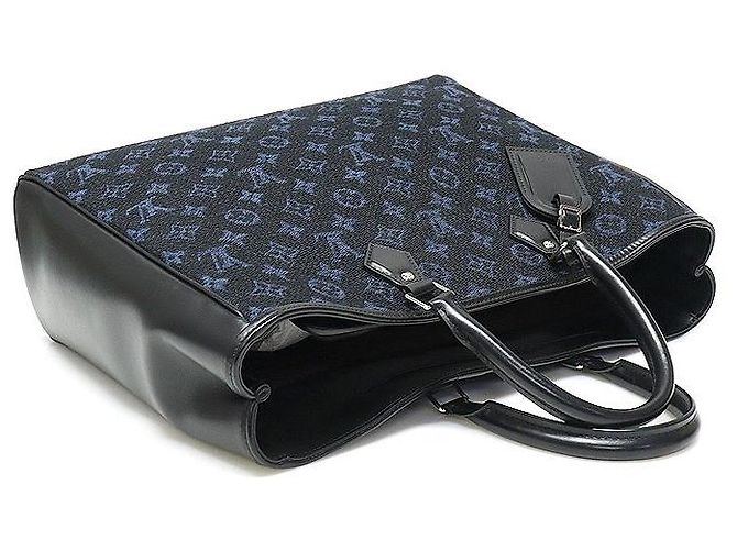 Louis Vuitton Borsa Tote Grande in Jacquard Monogramma Blu - vista 4