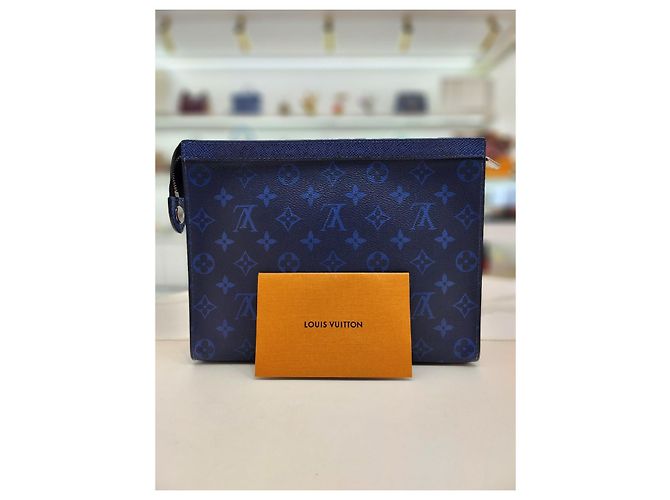 Pochette Voyage MM Taiga de Louis Vuitton Bleu - vue 2