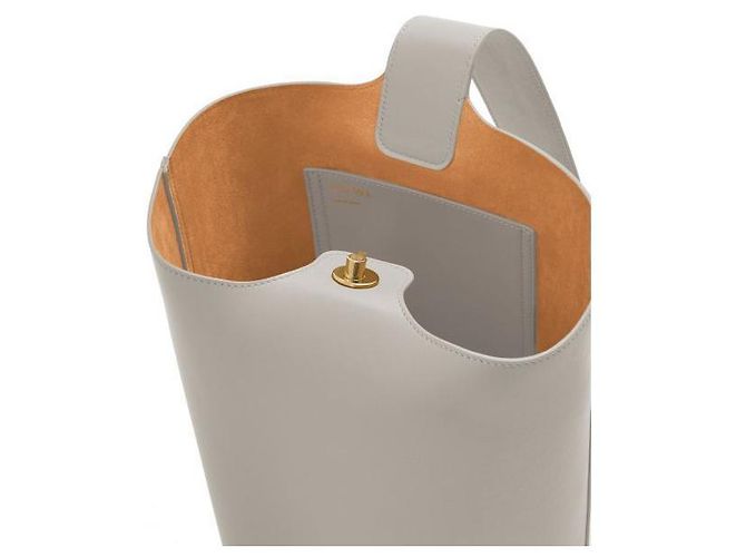 Loewe Seau moyen en cuir de veau lisse - vue 7