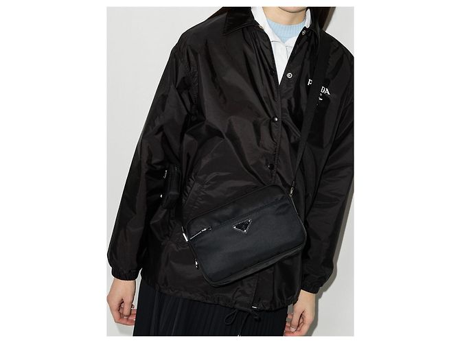 Prada Bolso de hombro rectangular de nailon negro - vue 2
