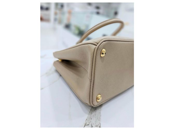 Prada Borsa Tote Media Saffiano Beige Sabbia Marrone - vista 24