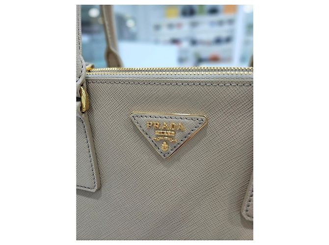 Prada Borsa Tote Media Saffiano Beige Sabbia Marrone - vista 26