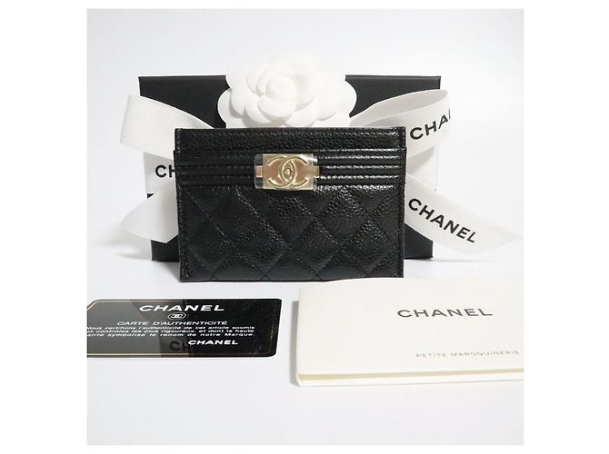Chanel Tarjetero Boy Caviar Baño de Oro Negro - vista 4