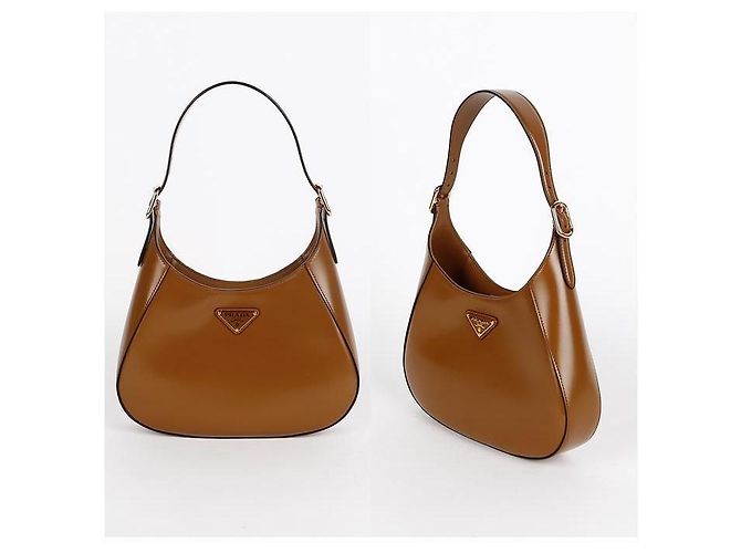 Prada Bolso de hombro de cuero mediano con logo triangular Castaño - vista 9