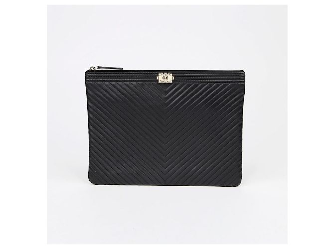 Chanel Clutch Chevron Boy Medio Nero - vista 2