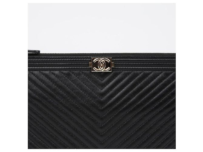 Chanel Clutch Chevron Boy Medio Nero - vista 3