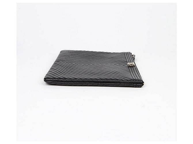Chanel Clutch Chevron Boy Medio Nero - vista 5