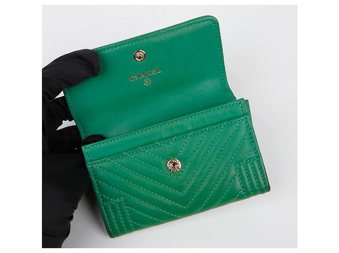 Chanel Tarjetero Boi Flap Verde - vista 10