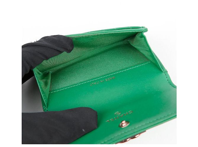 Chanel Tarjetero Boi Flap Verde - vista 11