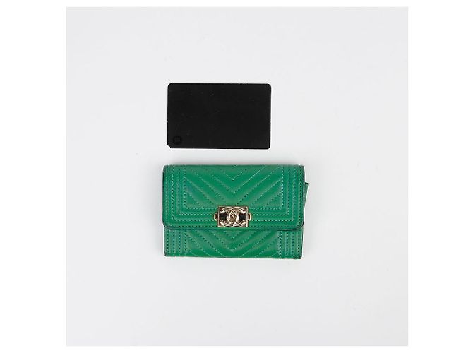 Chanel Tarjetero Boi Flap Verde - vista 12