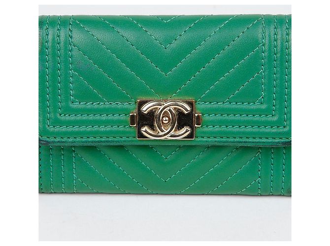 Chanel Tarjetero Boi Flap Verde - vista 2