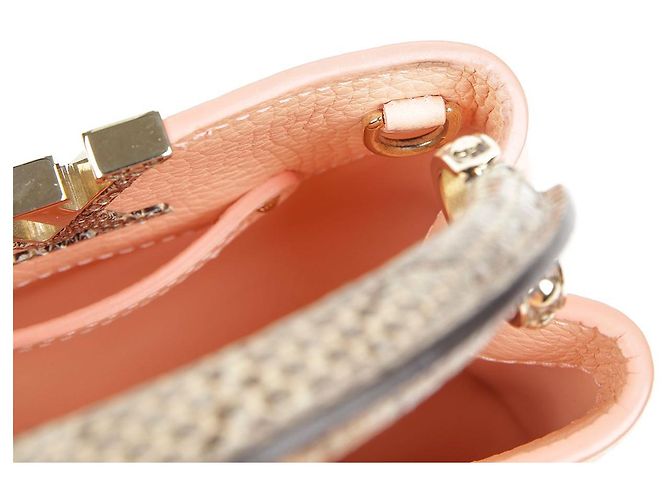 Louis Vuitton Borsa a Spalla Capucines Mini Tote Rosa - vista 11