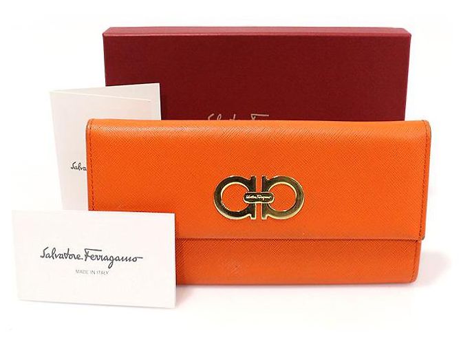 Salvatore Ferragamo Cartera larga Gancini doble dorada en Saffiano naranja - vista 2