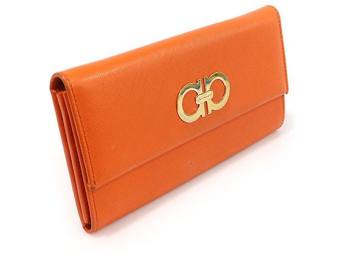 Salvatore Ferragamo Cartera larga Gancini doble dorada en Saffiano naranja - vista 3