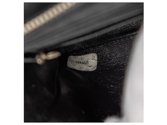 Schwarzer mittlerer Rucksack aus gestepptem Lammleder von Chanel - Ansicht 6