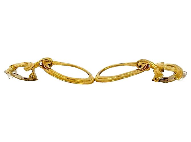 Goldene CC Loop-Ohrclips von Chanel - Ansicht 4