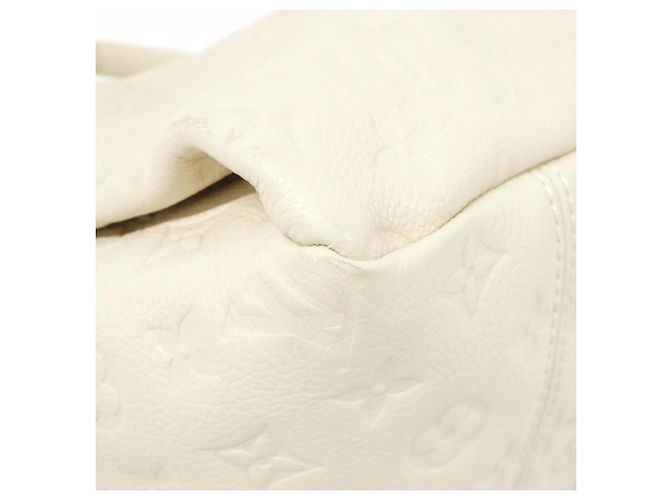 Borsa a Spalla Artsy MM in Monogram Empreinte di Louis Vuitton Bianco - vista 2