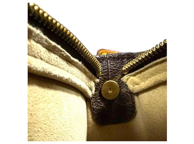 Borsa a Spalla Monogram Looping MM di Louis Vuitton Marrone - vista 11
