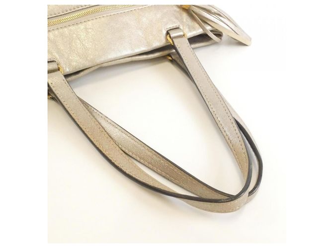 Loewe Handtasche Silber mit goldener Hardware - Ansicht 7