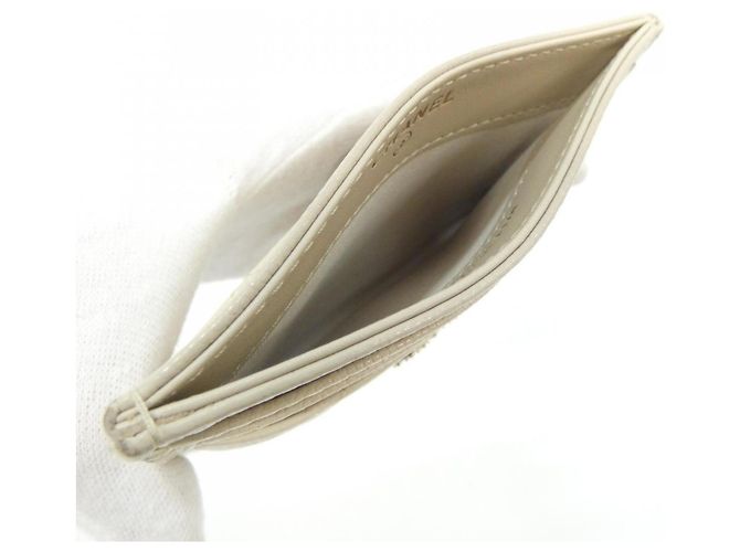 Tarjetero de piel de ternera granulada beige Chanel AP4563 - vista 5