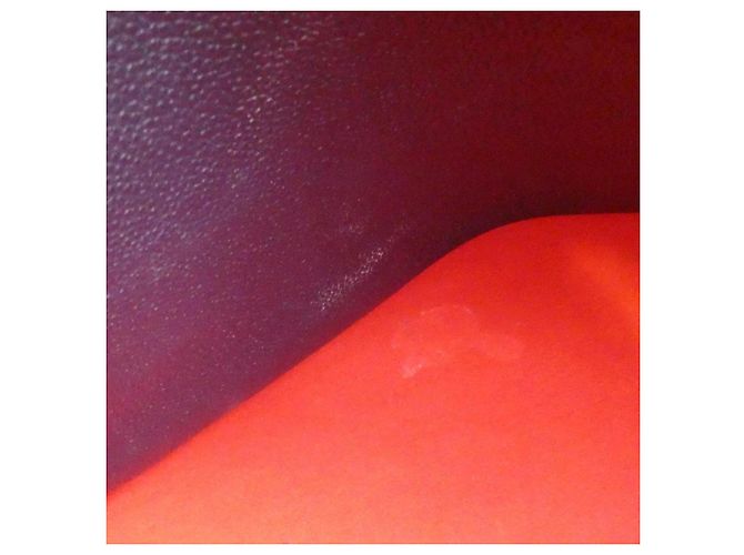 Néonoé Borsa a Spalla Neo Noé in Monogram Empreinte Louis Vuitton Rosso - vista 10