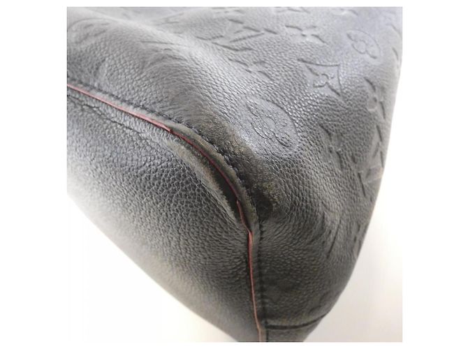 Néonoé Borsa a Spalla Neo Noé in Monogram Empreinte Louis Vuitton Rosso - vista 3