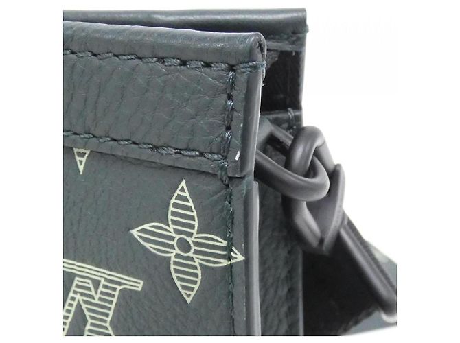 Portafoglio indossabile Louis Vuitton Monogram Shadow Gaston Verde - vista 5