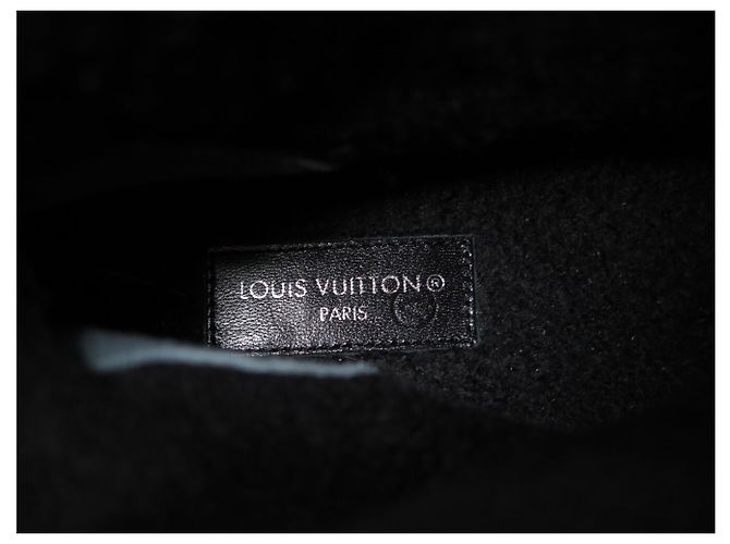 NEW LOUIS VUITTON SNOWDROP 1A95D5 41 BLACK ANKLE BOOTS - view 11