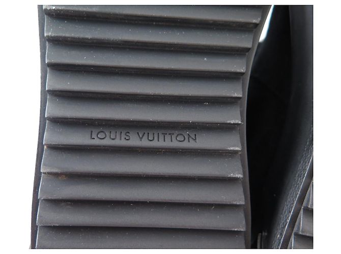 NEW LOUIS VUITTON SNOWDROP 1A95D5 41 BLACK ANKLE BOOTS - view 7