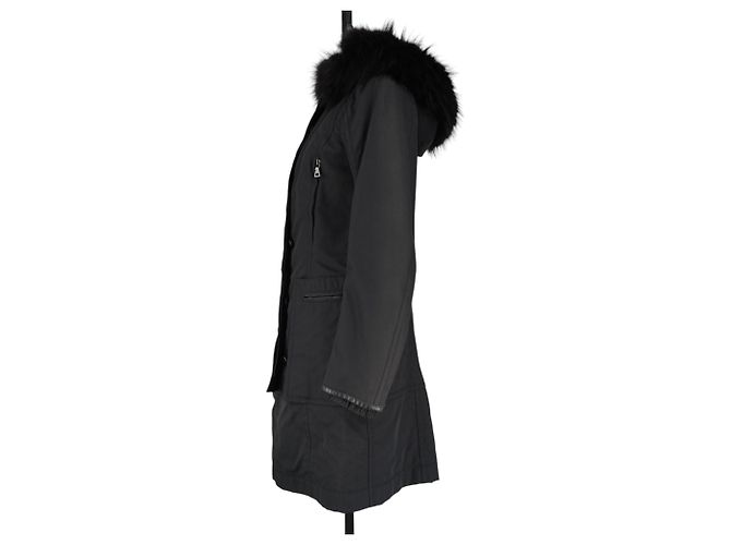 Schwarze Nylon-Winterjacke PRADA - Ansicht 2