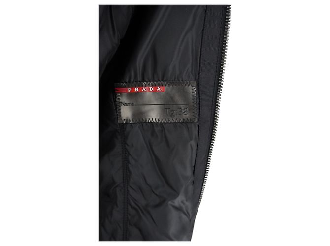 Schwarze Nylon-Winterjacke PRADA - Ansicht 7