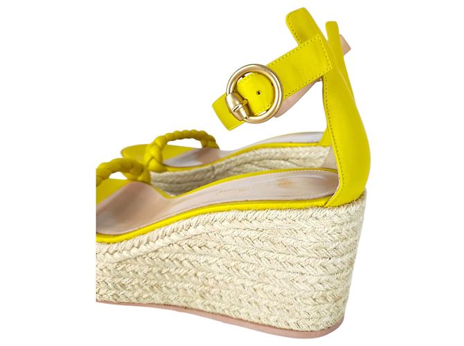 Sandali con zeppa Merida 90 gialli di Gianvito Rossi Giallo - vista 5