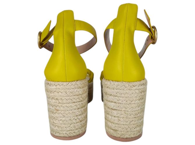 Sandali con zeppa Merida 90 gialli di Gianvito Rossi Giallo - vista 6
