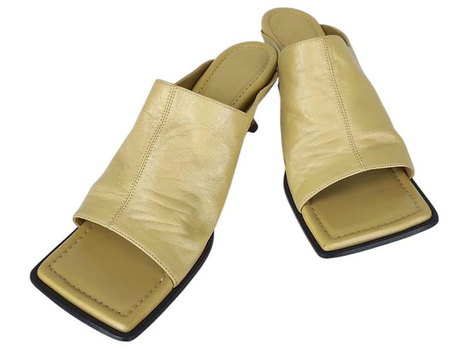 Mule in pelle Bottega Stretch di Bottega Veneta Giallo Cammello - vista 2
