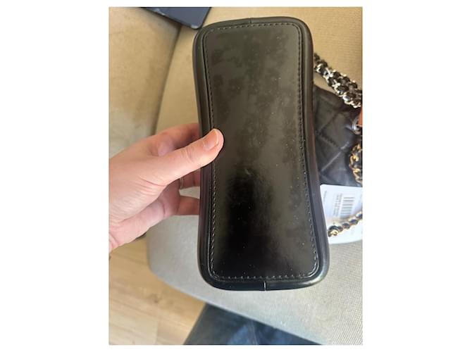 Bolsa saco Chanel Gabrielle em couro preto - vista 11