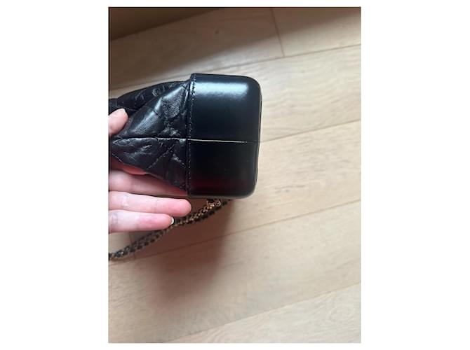 Bolsa saco Chanel Gabrielle em couro preto - vista 4