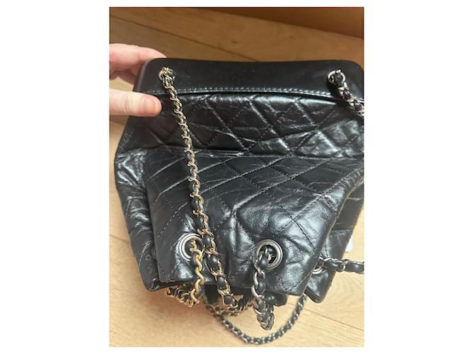 Bolsa saco Chanel Gabrielle em couro preto - vista 6
