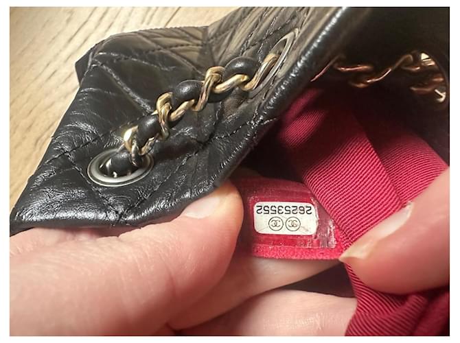 Bolsa saco Chanel Gabrielle em couro preto - vista 8