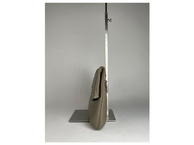 Clutch in pelle vintage Givenchy grigio marrone - vista 12