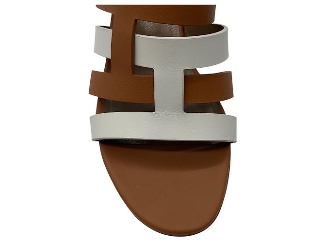 Hermès Hermes Bicolor Amica Sandale Tan / Weiß Kamel - Ansicht 5