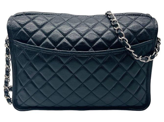 Borsa a spalla in pelle di vitello invecchiata trapuntata con logo CC in nero e hardware argentato di Chanel - vista 3