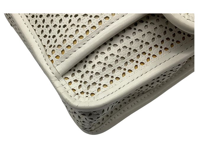 Borsa a tracolla Chanel in pelle perforata bianca Up In The Air con hardware argentato Bianco - vista 7